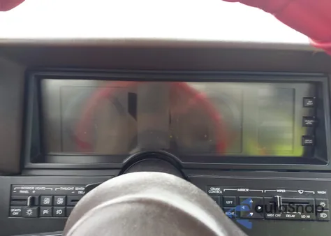 1988 Cadillac Allante из США, поврежденный, VIN 1G6VR3175JU102562